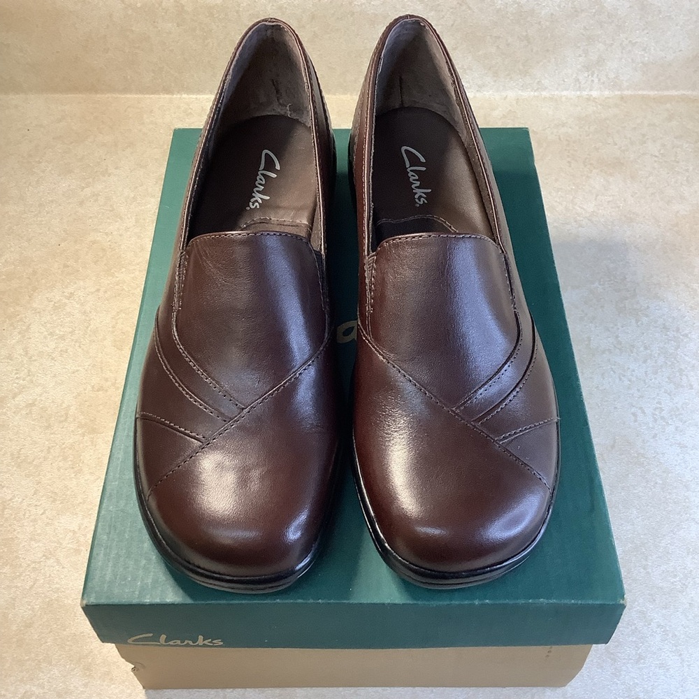 Clark's Women’s Blackberry Dark Brown Slip-On Loafers 84630 Size 6.5